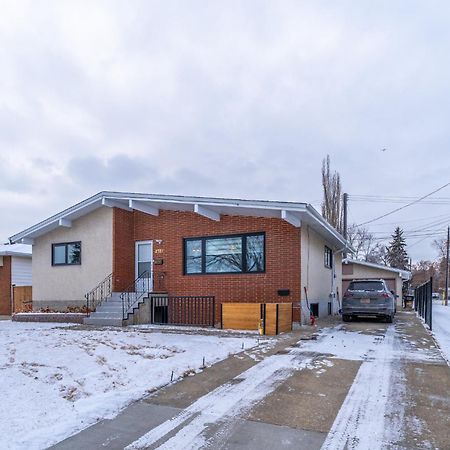 Central Edmonton Family Friendly Home Bagian luar foto