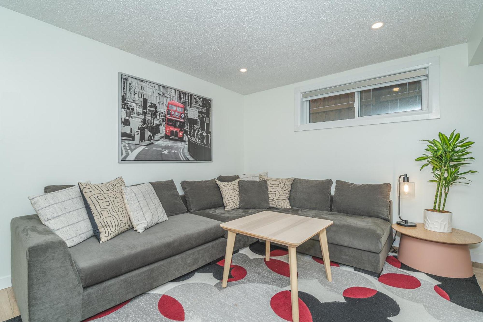 Central Edmonton Family Friendly Home Bagian luar foto