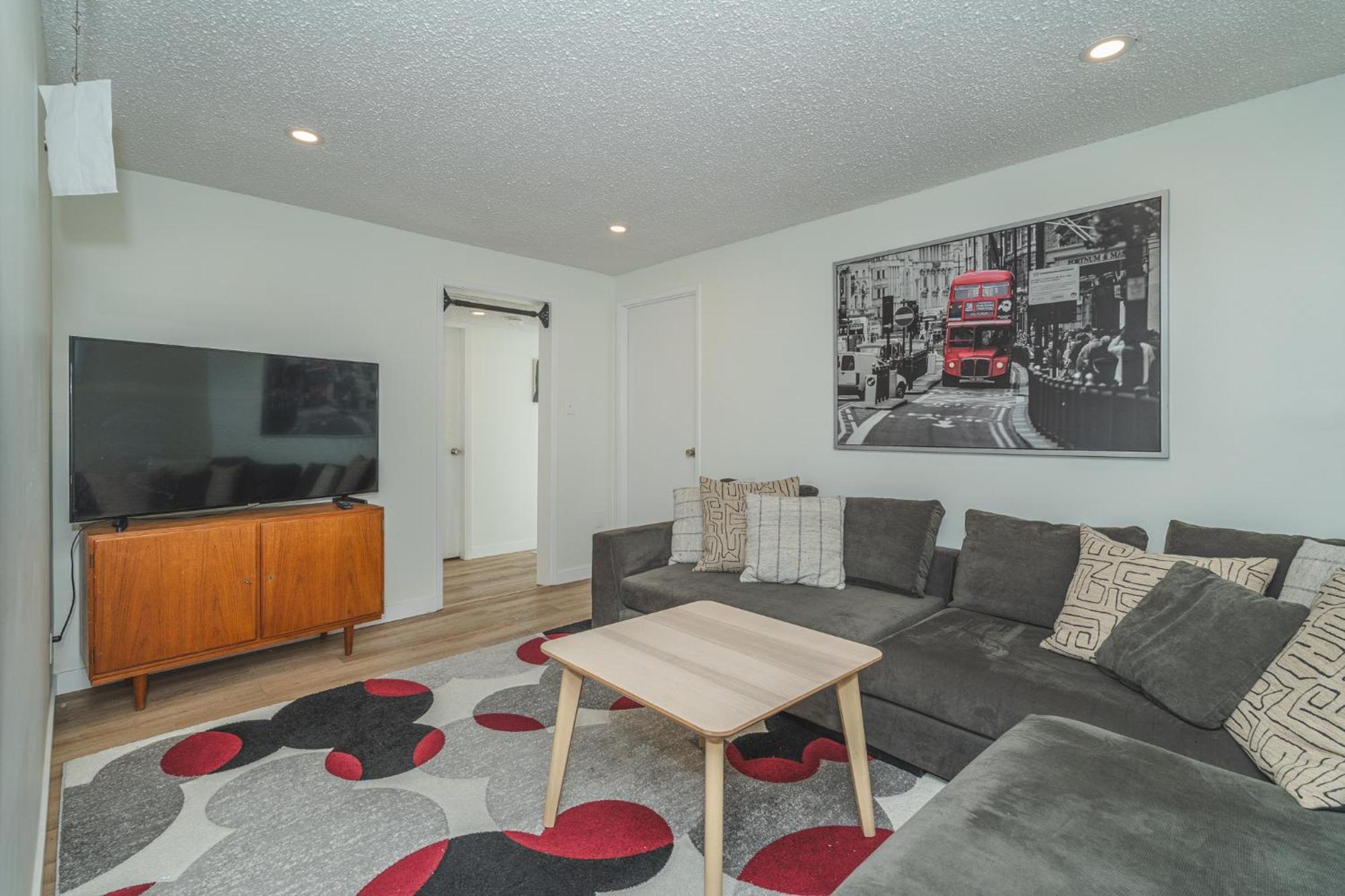 Central Edmonton Family Friendly Home Bagian luar foto