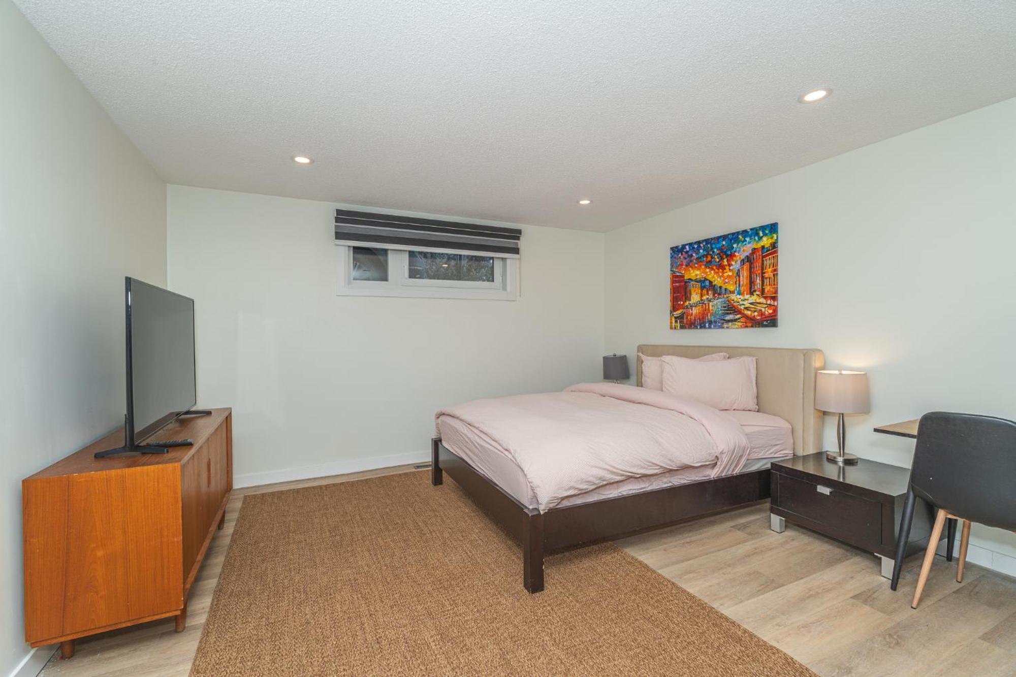 Central Edmonton Family Friendly Home Bagian luar foto