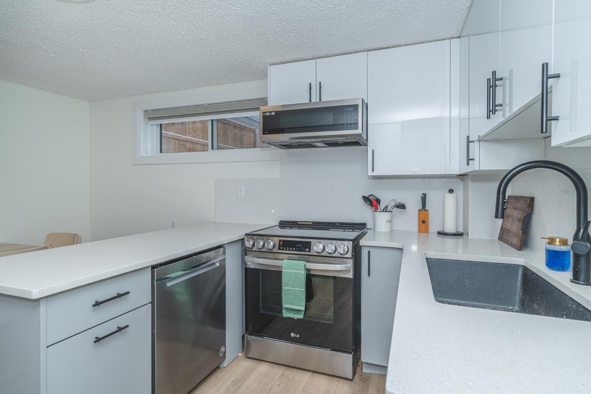 Central Edmonton Family Friendly Home Bagian luar foto