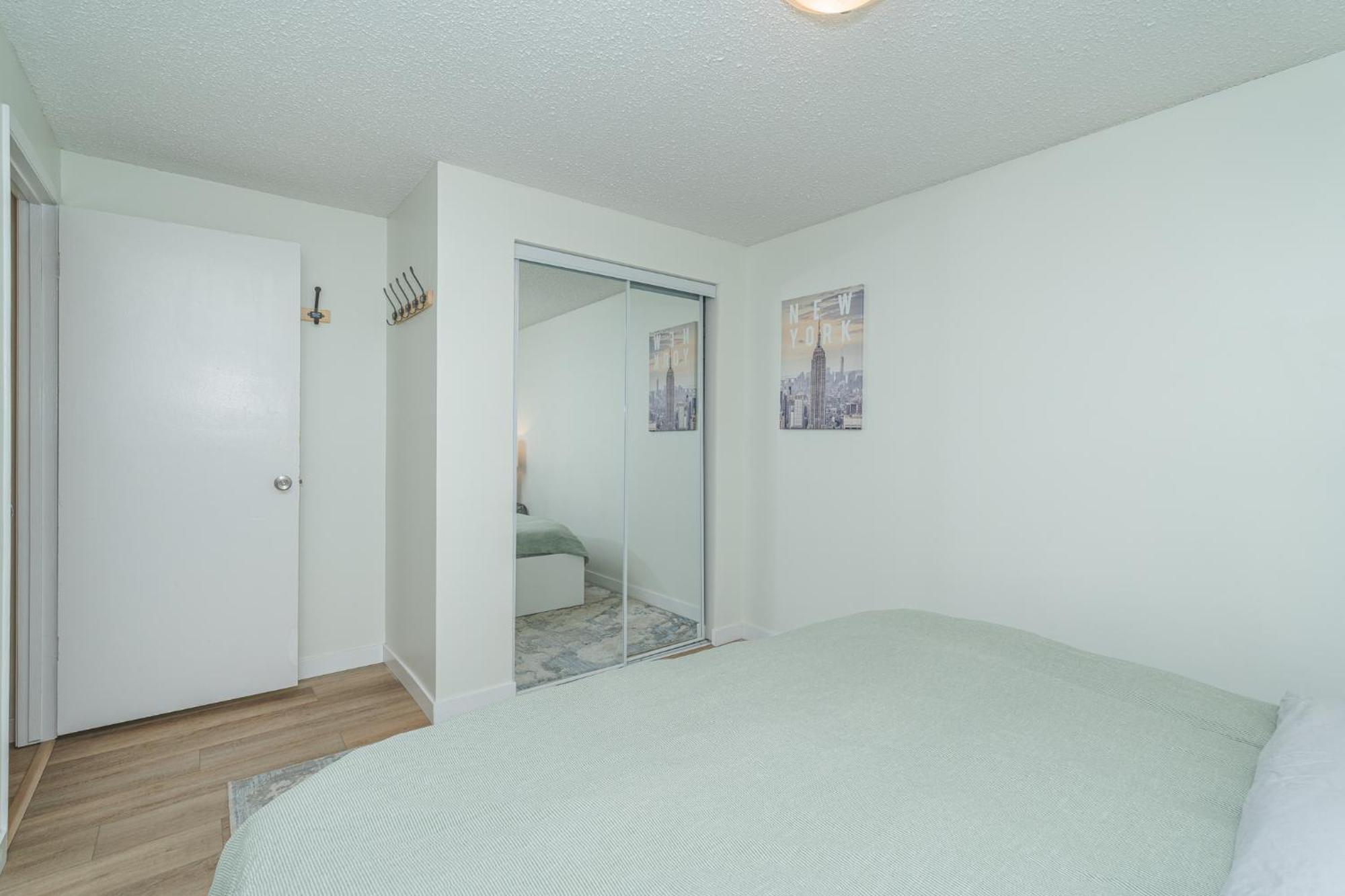 Central Edmonton Family Friendly Home Bagian luar foto