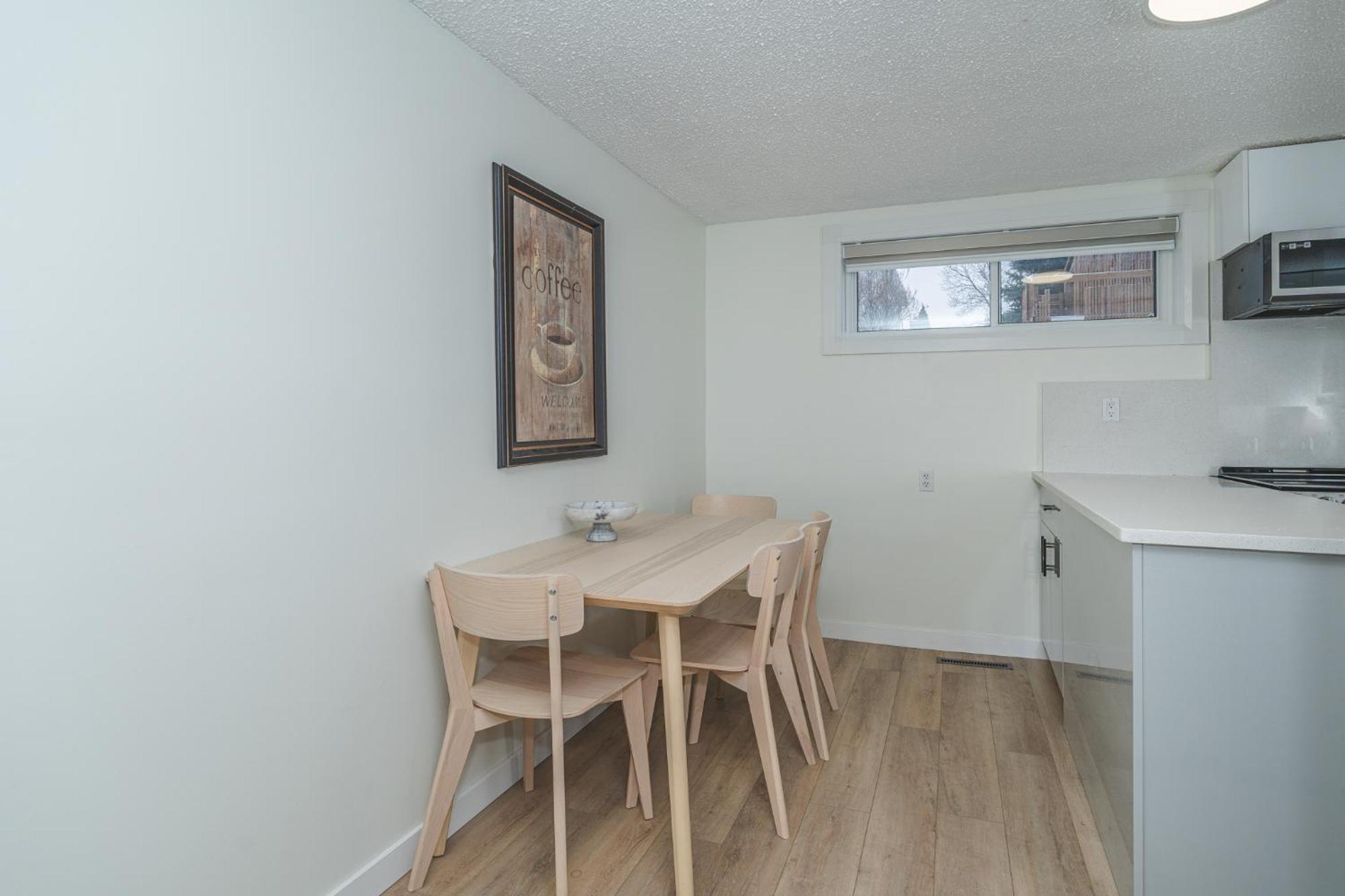 Central Edmonton Family Friendly Home Bagian luar foto